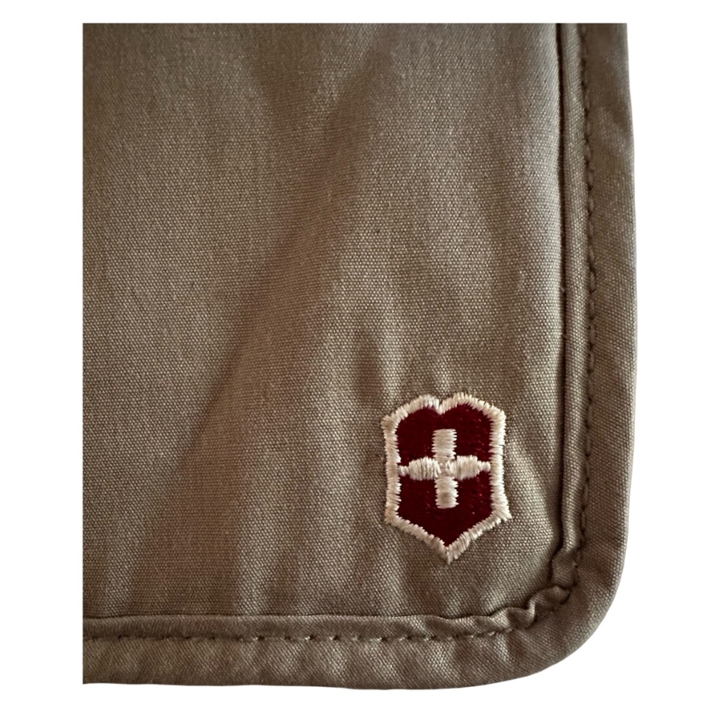 VICTORINOX Deluxe Multi-Pocket Concealed Neck Pouch 5.5”x 8” Khaki - Picture 7 of 9